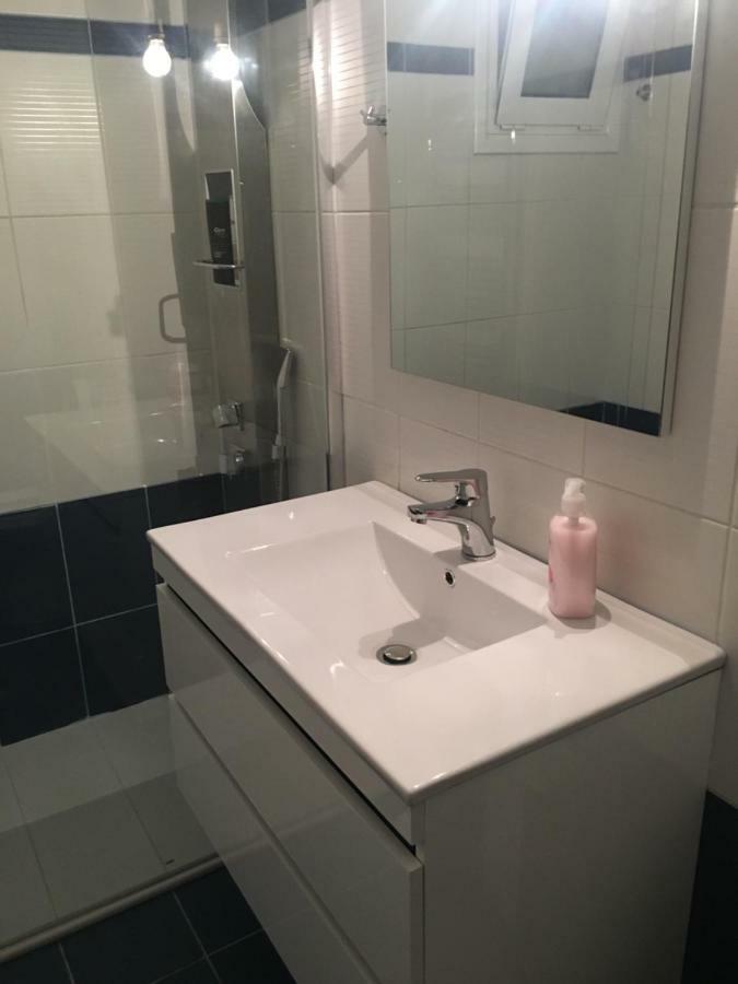Central 2-Bedroom Luxury Apartment Heraklion Exteriör bild